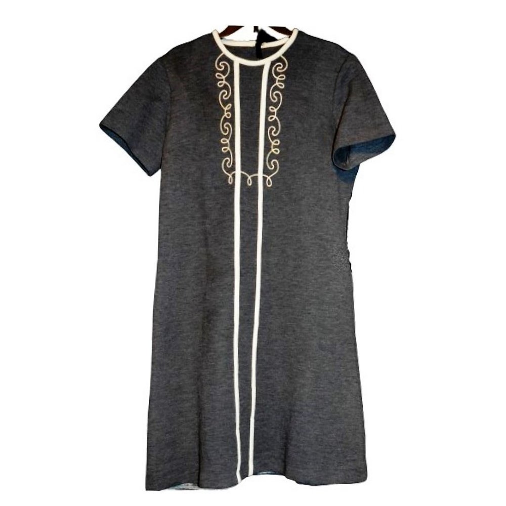 1960s Pat Perkins A Dress To Treasure Embroidered Short sleeve Mini Midi Shift D